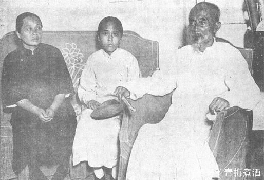 《使命召唤14:二战》放出神秘新图:或为新DLC?:kycom(图2) 《使命召唤14:二战》放出神秘新图:或为新DLC?:kycom(图2)