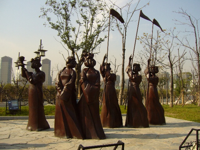 纳瓦斯又献极限神扑！库尔图瓦好像越来越凉了…_kycom(图1)