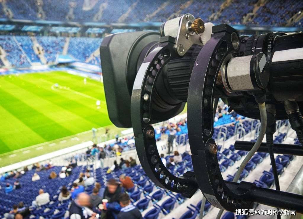 “kycom”
AI控制足球联赛直播堕落 误将裁判的秃顶当成了足球(图8) “kycom”
AI控制足球联赛直播堕落 误将裁判的秃顶当成了足球(图8)