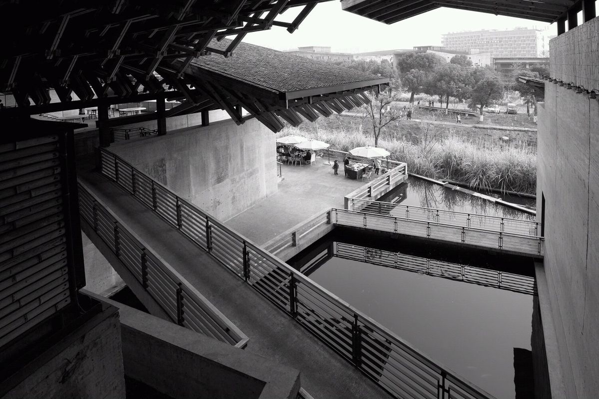 ‘ky.com’巴萨旧将破门本泽马梅开二度 皇马2-1逆转埃瓦尔避免遭双杀(图2) ‘ky.com’巴萨旧将破门本泽马梅开二度 皇马2-1逆转埃瓦尔避免遭双杀(图2)