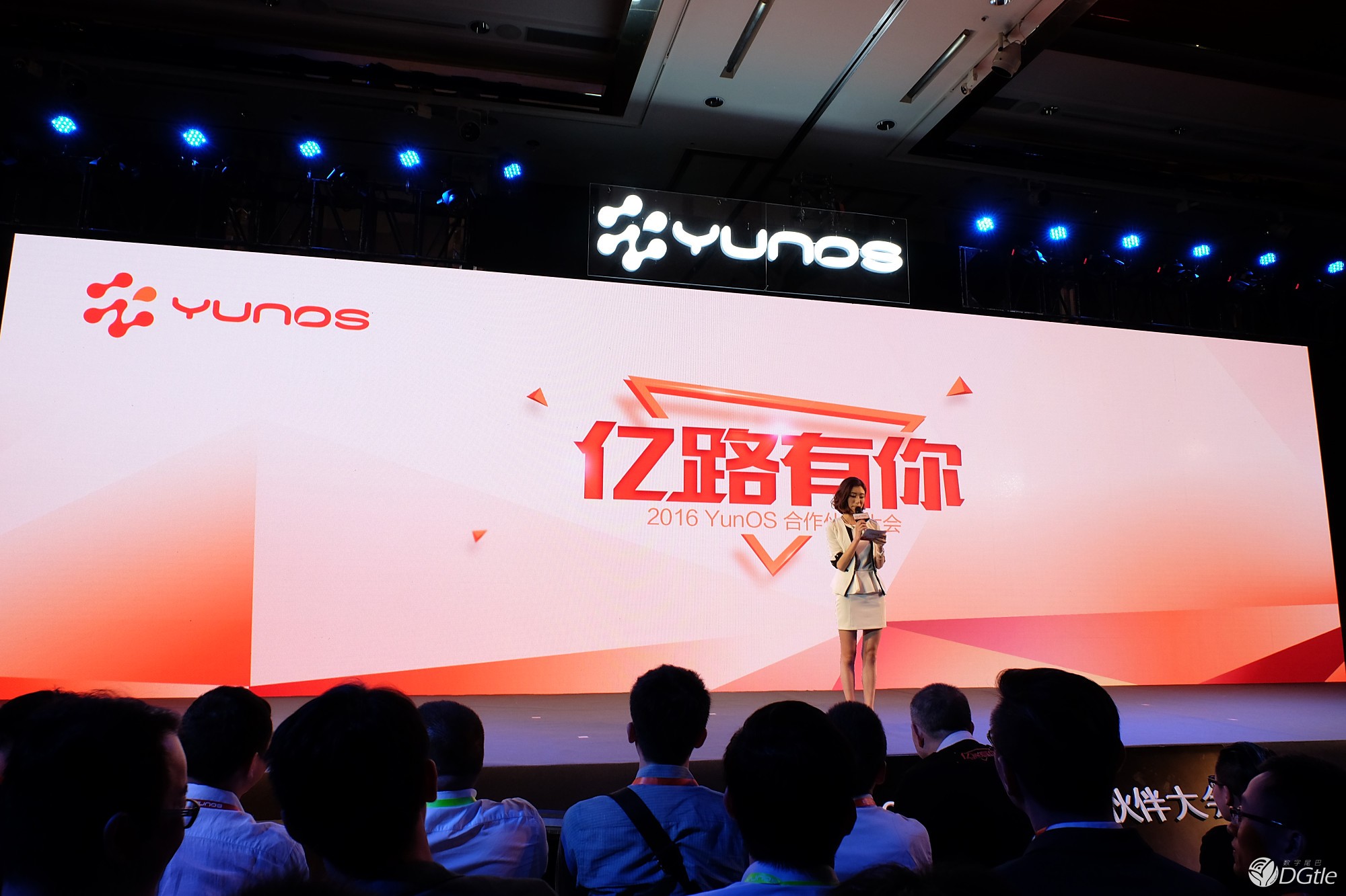 皇马名宿：巴萨需百年才能追上皇马C罗更配金球“kycom”(图1)